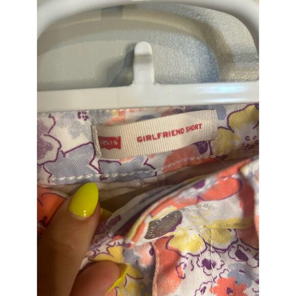 Levi Girls Flower Shorts - Picture 3 of 4